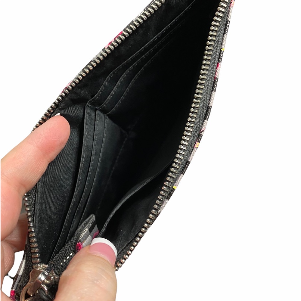 Guess wristlet - Picture 3 of 4